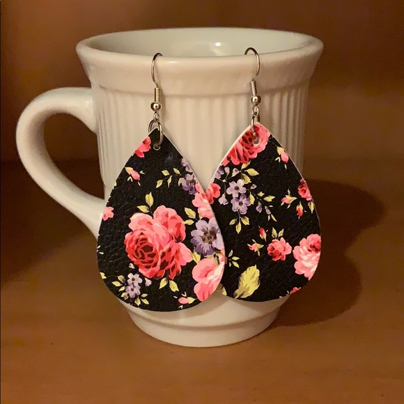 Jewelry - 3/$15 Floral Tear Drop Earrings